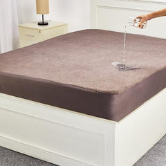Amazon Brand - Solimo Water Resistant Polyester Mattress Protector, Single Bed Size (72x36 inch), Coffee
