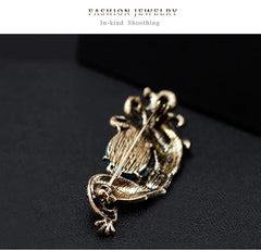 SYGA Brooch Pin Fashion Crystal Rhinestone Jewellery Pin Vintage Clothing Accessories Decoration Peacock design Elegant Retro Brooches For Women- S69