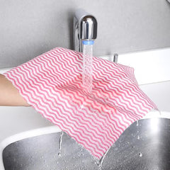 Amazon Brand - Presto! Non-Woven Kitchen Towel Roll | 80 Pulls (Pack of 2) | Size: 23 x 21 cm | Wavy Pattern (Red & Blue) | Washable and Reusable | Highly Absorbent | For Daily Use
