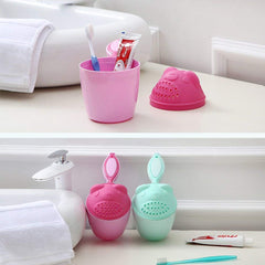 SYGA 2 Pcs Plastic Baby Shampoo Cup Baby Shower Water Scoop Children Water Scorpion Baby Bath Tumbler (Pink and Green)