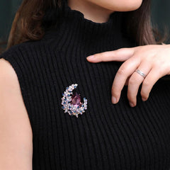 SYGA Brooch Pin Fashion Crystal Rhinestone Jewellery Pin Vintage Clothing Accessories Decoration Moon Design Red Diamond Brooches For Women- S221