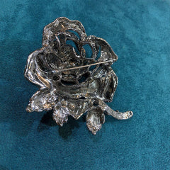 SYGA Brooch Pin Fashion Crystal Rhinestone Jewellery Pin Vintage Accessories Decoration Clothing Bouquet Brooches for Bridal Women Girl (REDROSE)
