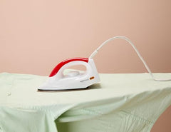 amazon basics 1000 Watts Dry Iron with Non-Stick Soleplate | Stainless Steel Base | Ergonomic | Red and White