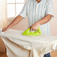 amazon basics 1000 Watts Dry Iron with Non-Stick Soleplate | Stainless Steel Base | Ergonomic | Red and White