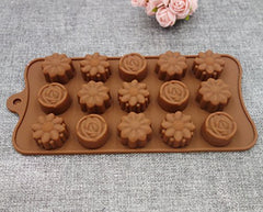 SYGA Silicone Rose & Candy Flowers Shape Chocolate Jelly Candy Mold, Cake Baking Mold, 15-Cavity Bakeware Mould, Brown