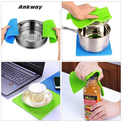 SYGA Set of 4 Silicone Square Durable Flexible, Non-Slip Heat Resistant Pot Holder/Hot Pads