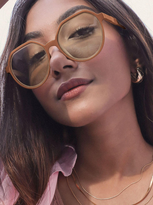 SYGA Retro White Sunglasses For Women, High-End Summer Anti-UV Fashion Square Frame Sunglasses (Beige)
